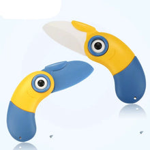 Cargar imagen en el visor de la galería, Minion Knife Key Chain Cute Self Defense Tool
