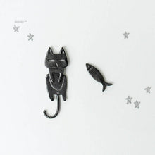 Cargar imagen en el visor de la galería, One Cat One Fish BFF Matching Earrings
