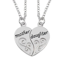 Cargar imagen en el visor de la galería, 2 Pcs/Set Heart Stitching Mom Daughter Family Necklace
