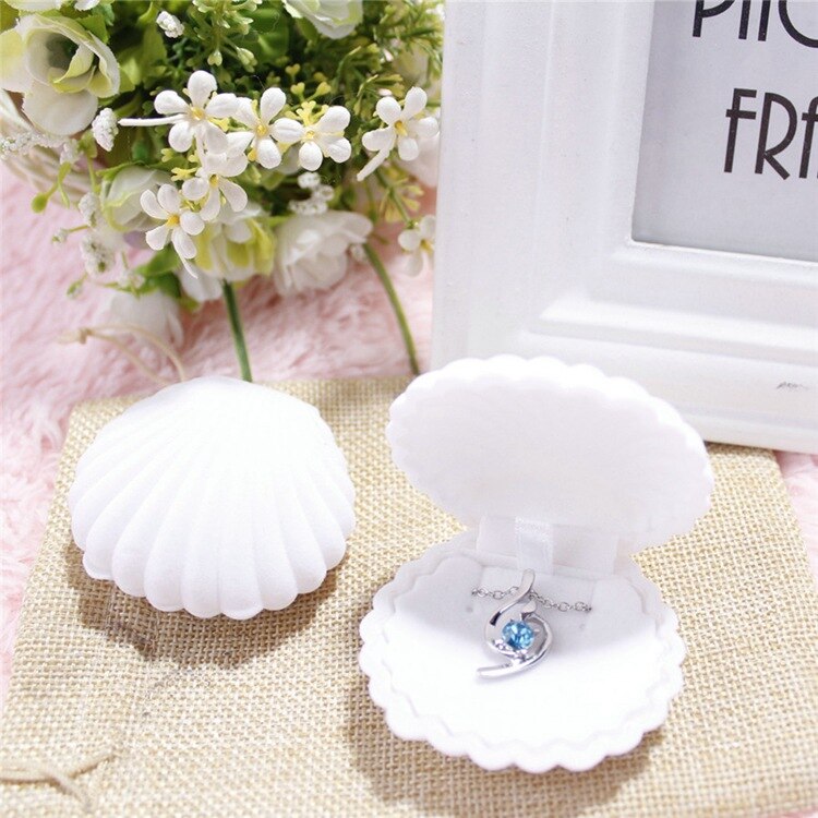 Fashion Velvet Shell Crown Jewelry Box