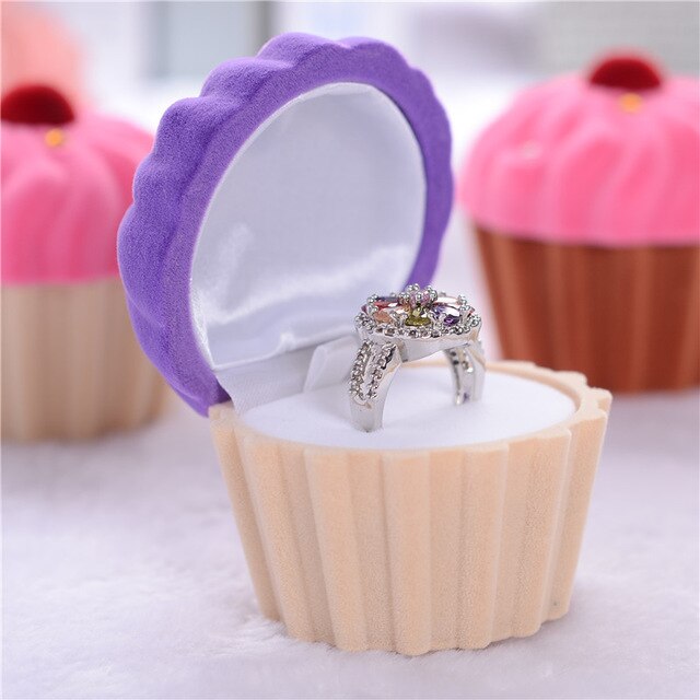 Fashion Velvet Shell Crown Jewelry Box