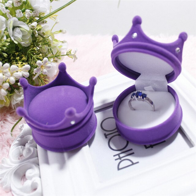 Fashion Velvet Shell Crown Jewelry Box