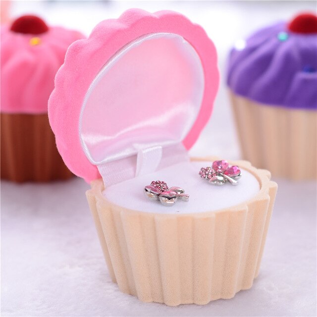 Fashion Velvet Shell Crown Jewelry Box